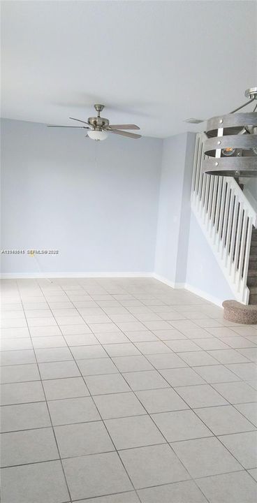 For Rent: $3,200 (3 beds, 2 baths, 1456 Square Feet)