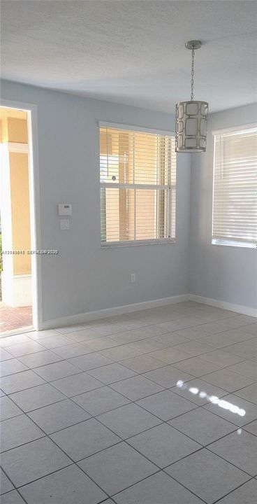 For Rent: $3,200 (3 beds, 2 baths, 1456 Square Feet)
