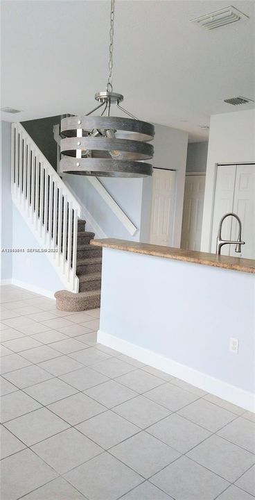 For Rent: $3,200 (3 beds, 2 baths, 1456 Square Feet)