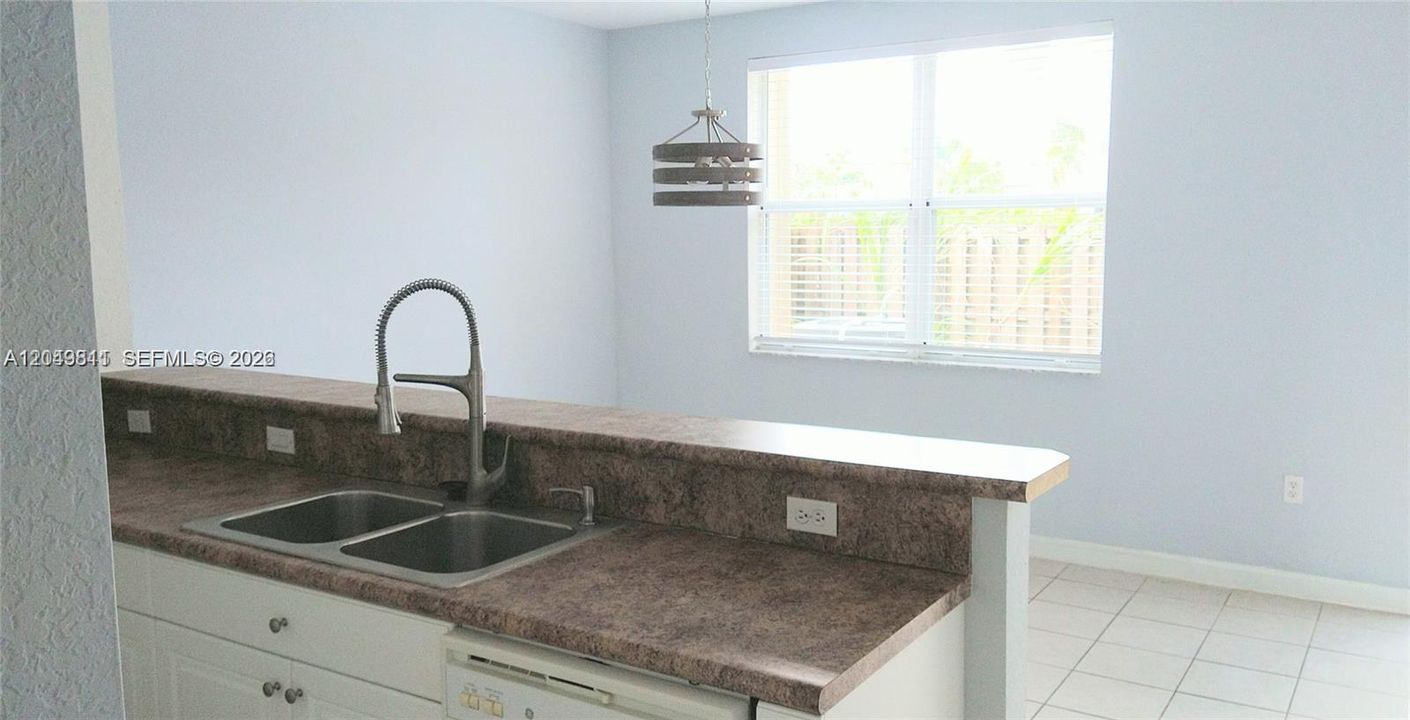 For Rent: $3,200 (3 beds, 2 baths, 1456 Square Feet)