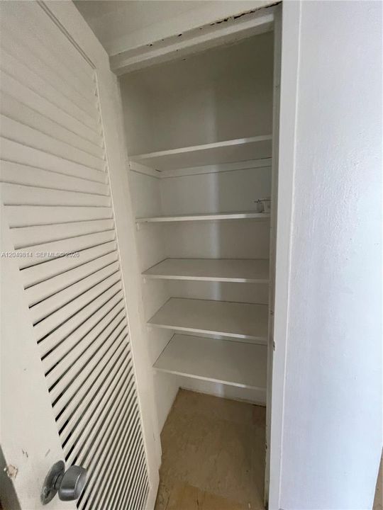 For Rent: $2,100 (1 beds, 1 baths, 940 Square Feet)