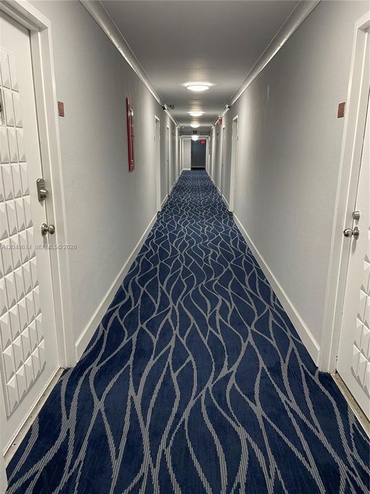 For Rent: $2,100 (1 beds, 1 baths, 940 Square Feet)