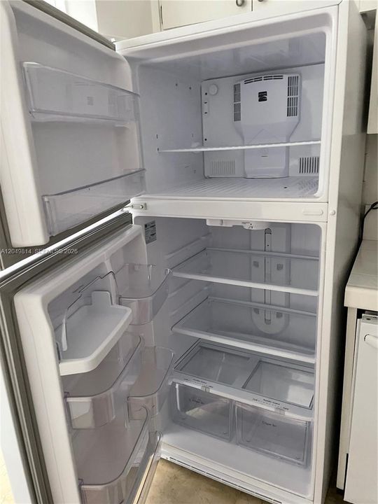 For Rent: $2,100 (1 beds, 1 baths, 940 Square Feet)