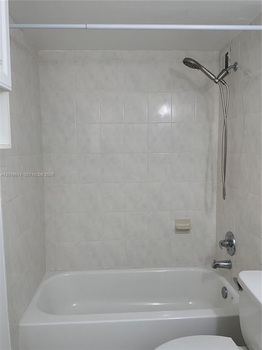 For Rent: $2,100 (1 beds, 1 baths, 940 Square Feet)