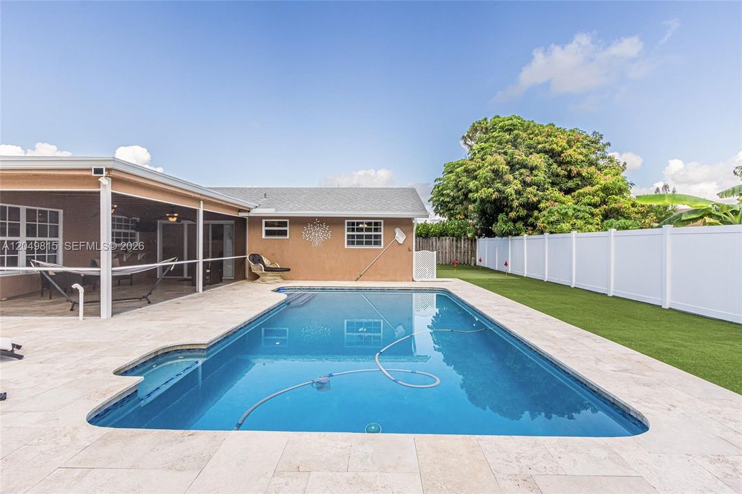 Active With Contract: $674,900 (3 beds, 2 baths, 1582 Square Feet)