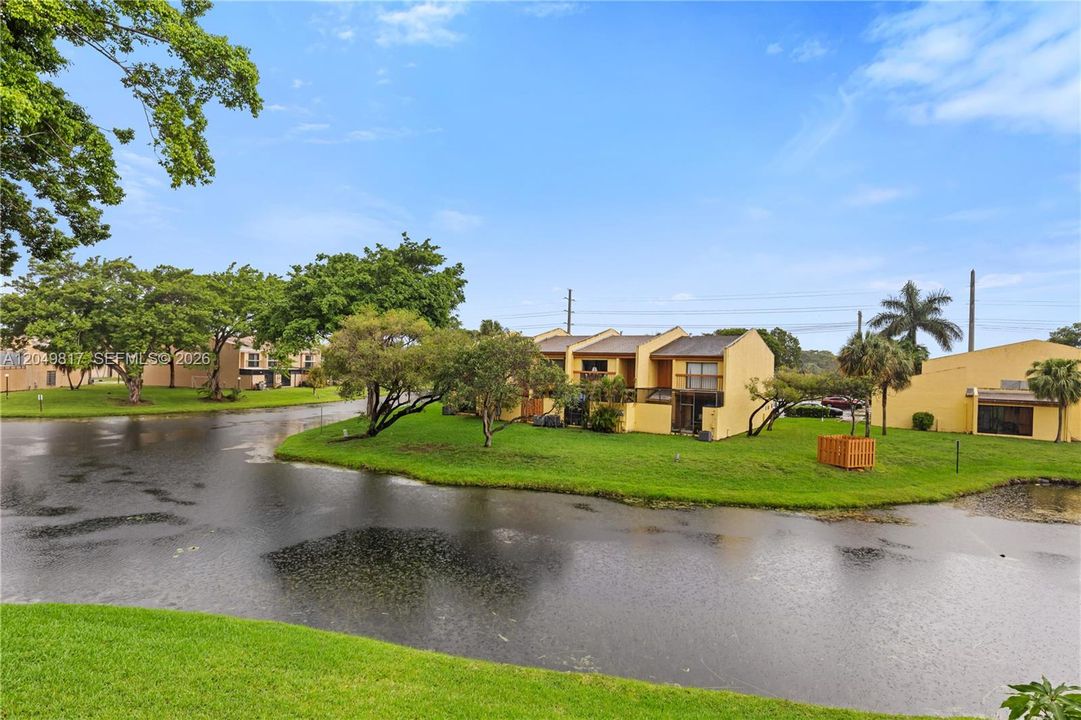 For Sale: $359,921 (4 beds, 3 baths, 1847 Square Feet)