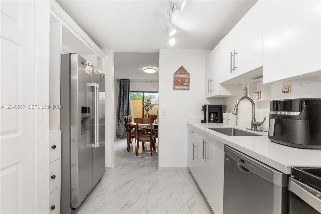 For Sale: $359,921 (4 beds, 3 baths, 1847 Square Feet)