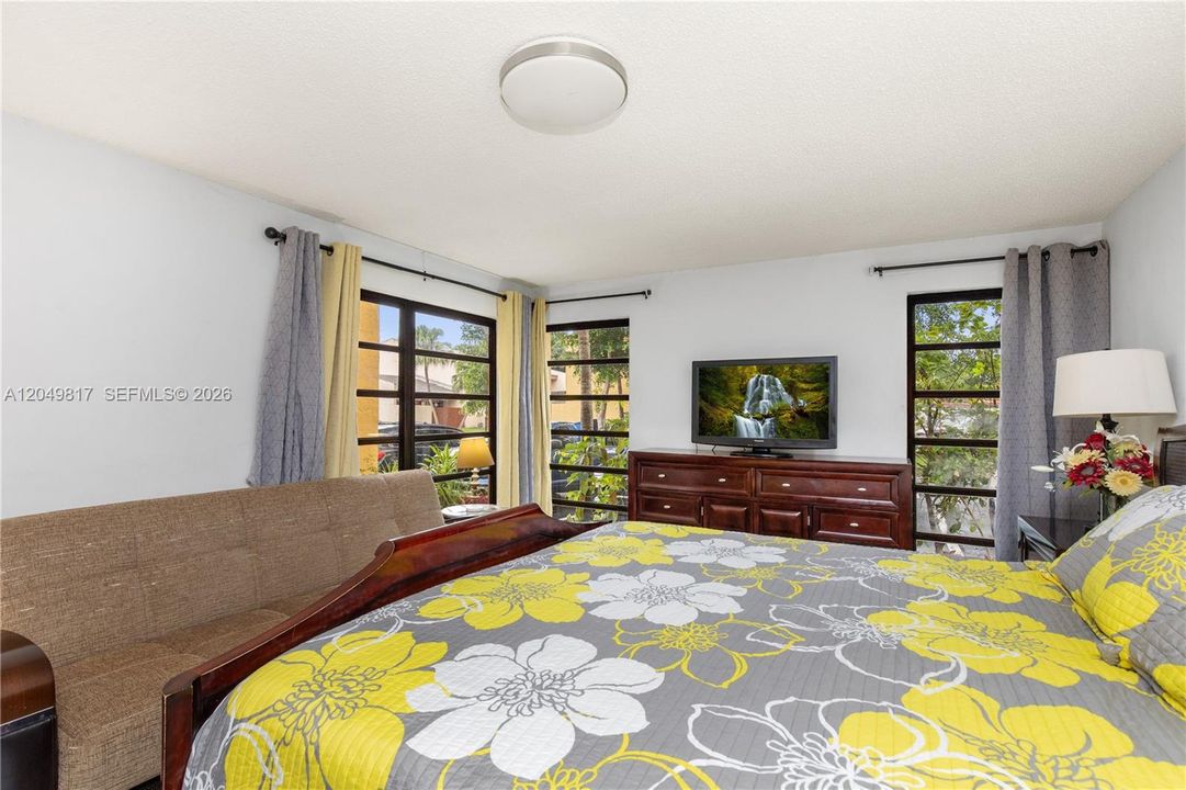 For Sale: $359,921 (4 beds, 3 baths, 1847 Square Feet)
