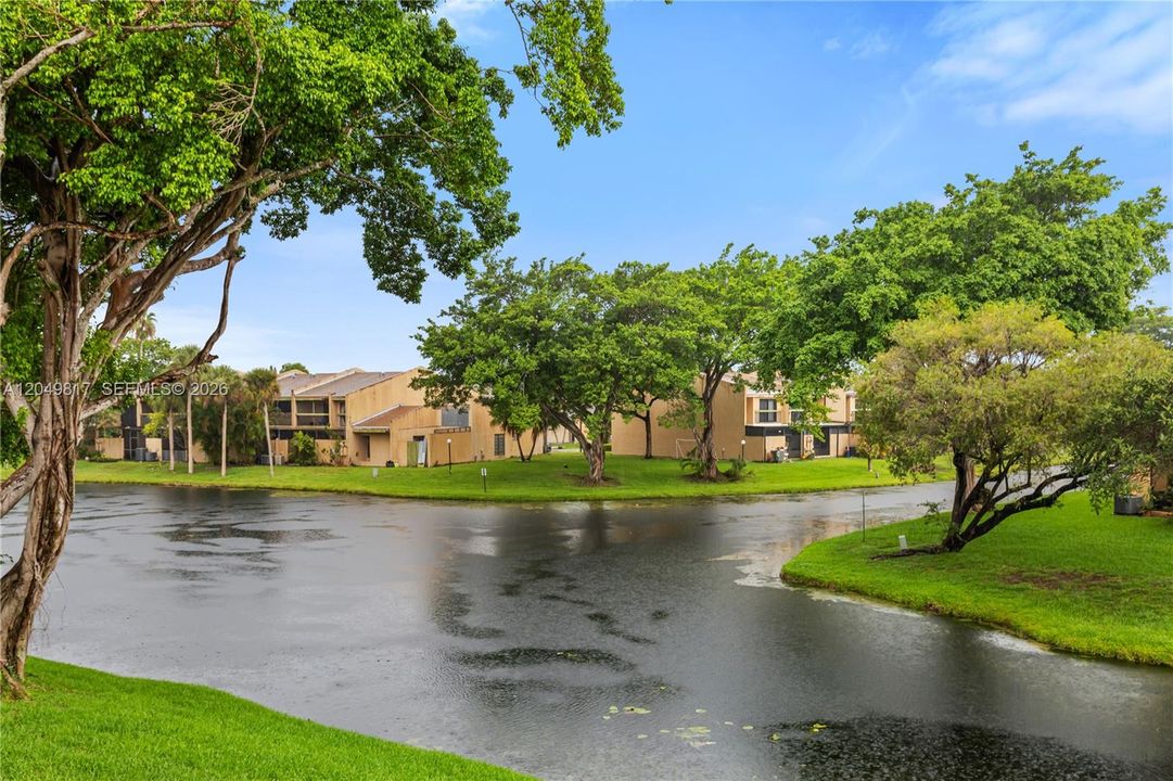 For Sale: $359,921 (4 beds, 3 baths, 1847 Square Feet)