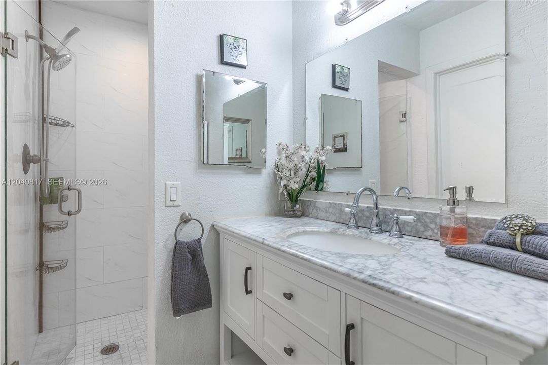For Sale: $359,921 (4 beds, 3 baths, 1847 Square Feet)