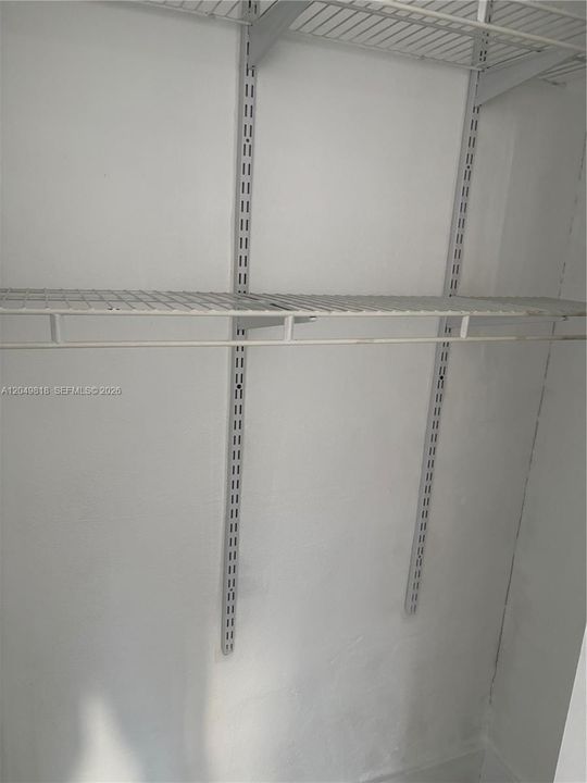 For Rent: $1,200 (1 beds, 1 baths, 1494 Square Feet)