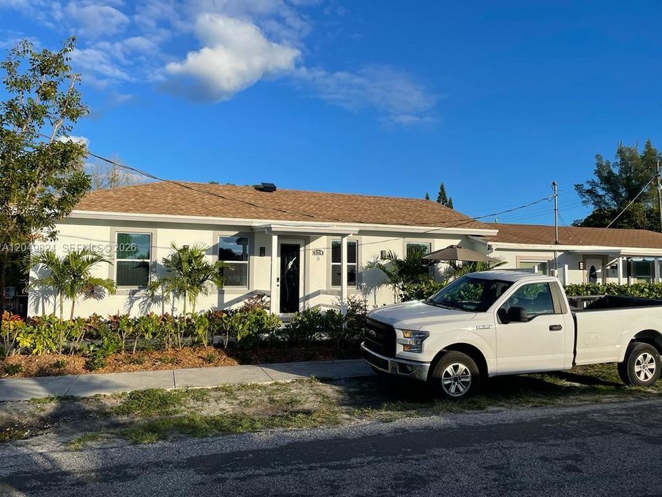 For Rent: $3,000 (3 beds, 2 baths, 1030 Square Feet)