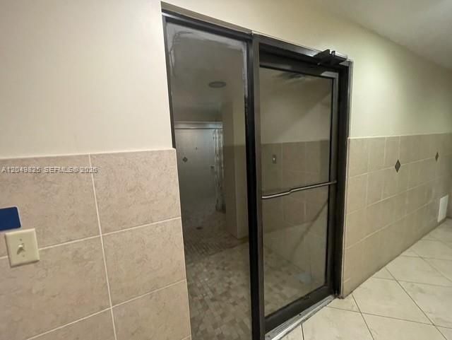 На продажу: $199,000 (2 спален, 2 ванн, 965 Квадратных фут)