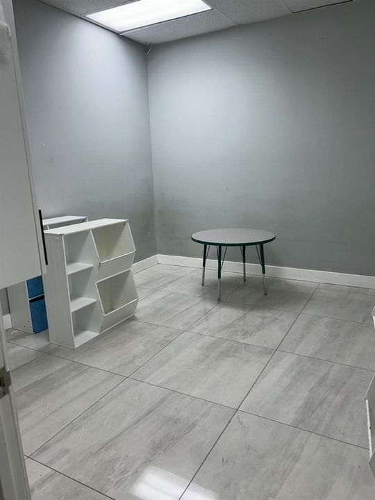 1490 7 &8 BEAUTIFUL OFFICE