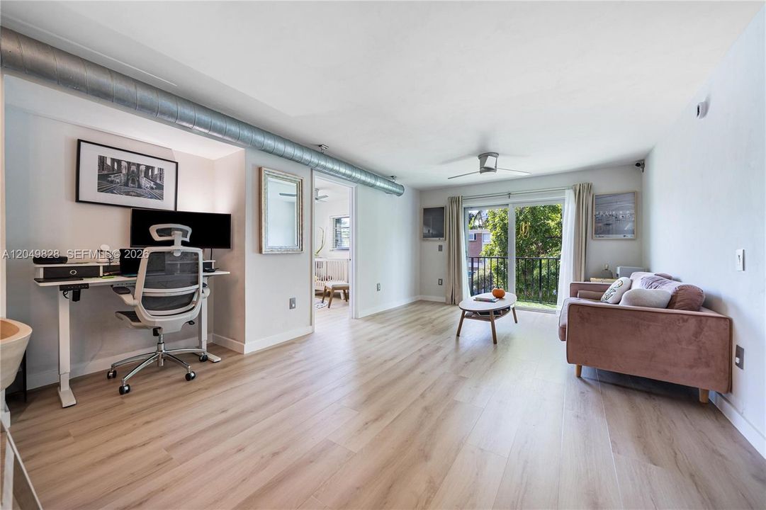 En Venta: $460,000 (2 camas, 2 baños, 858 Pies cuadrados)