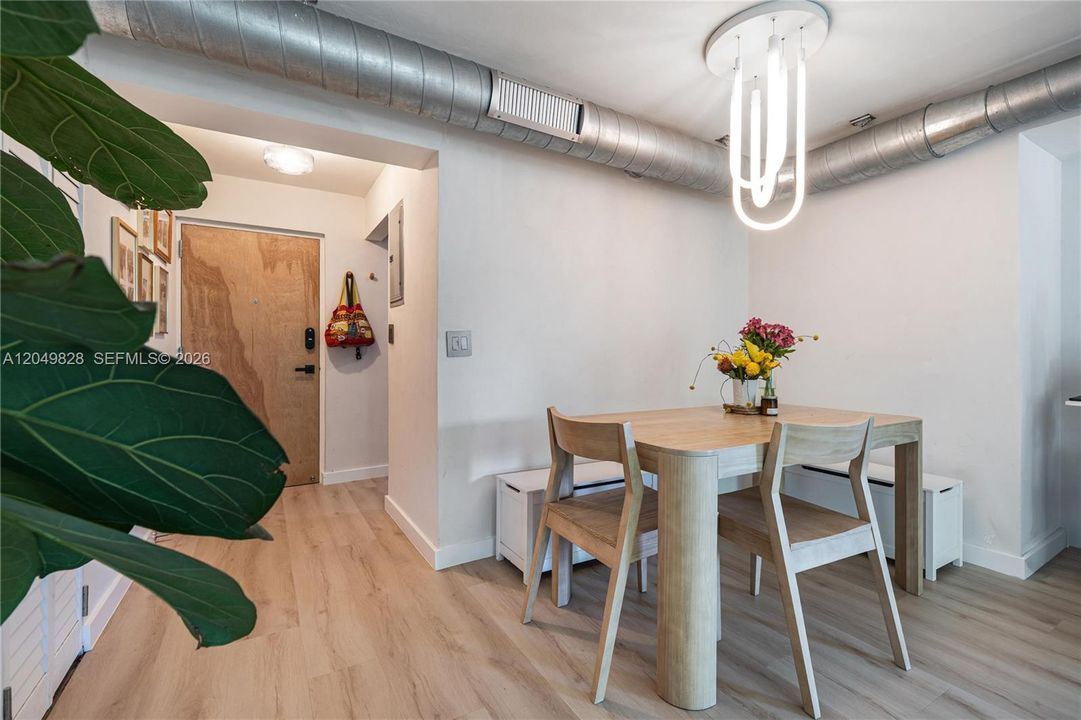 En Venta: $460,000 (2 camas, 2 baños, 858 Pies cuadrados)