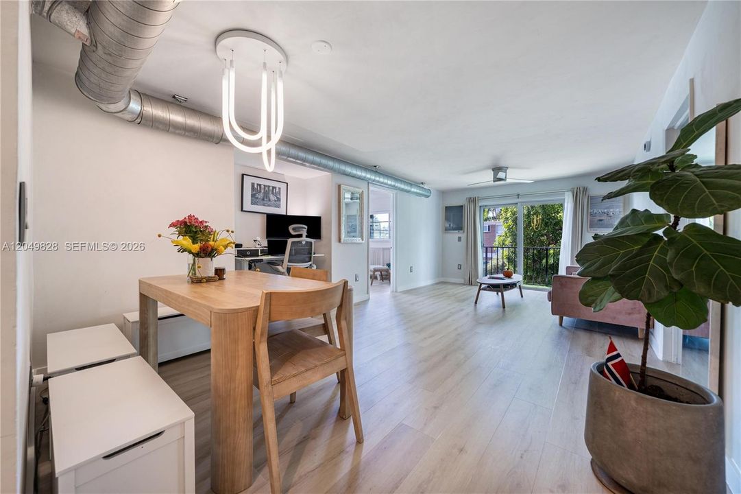 En Venta: $460,000 (2 camas, 2 baños, 858 Pies cuadrados)