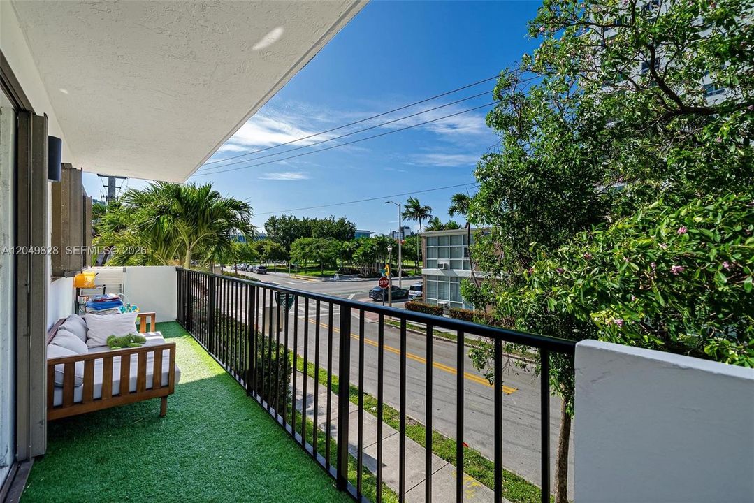En Venta: $460,000 (2 camas, 2 baños, 858 Pies cuadrados)