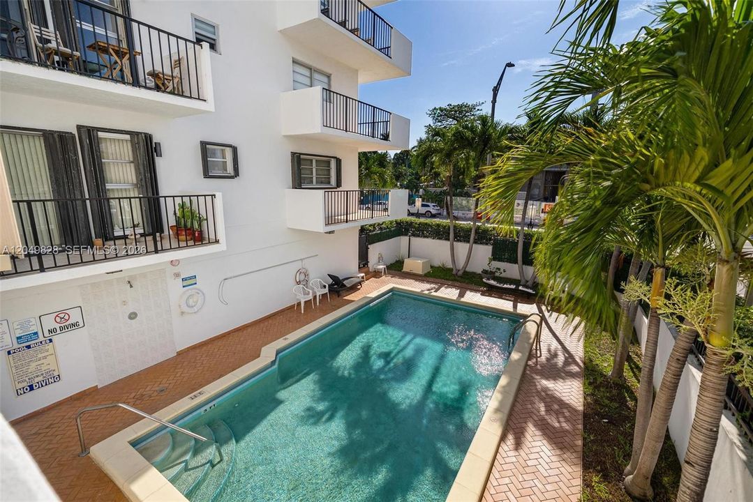 En Venta: $460,000 (2 camas, 2 baños, 858 Pies cuadrados)