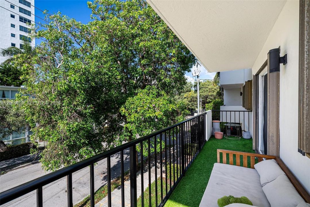 En Venta: $460,000 (2 camas, 2 baños, 858 Pies cuadrados)
