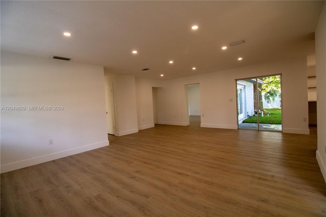 For Sale: $505,000 (4 beds, 2 baths, 1449 Square Feet)