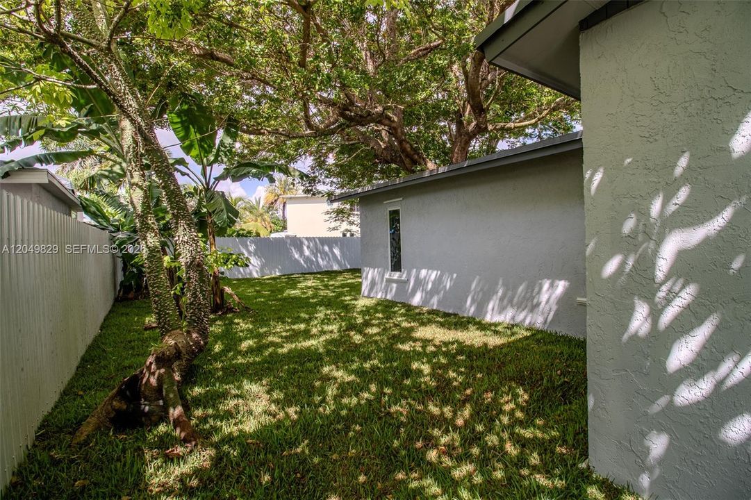 For Sale: $505,000 (4 beds, 2 baths, 1449 Square Feet)