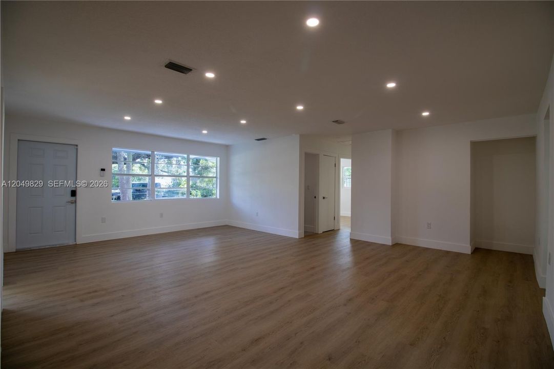 For Sale: $505,000 (4 beds, 2 baths, 1449 Square Feet)