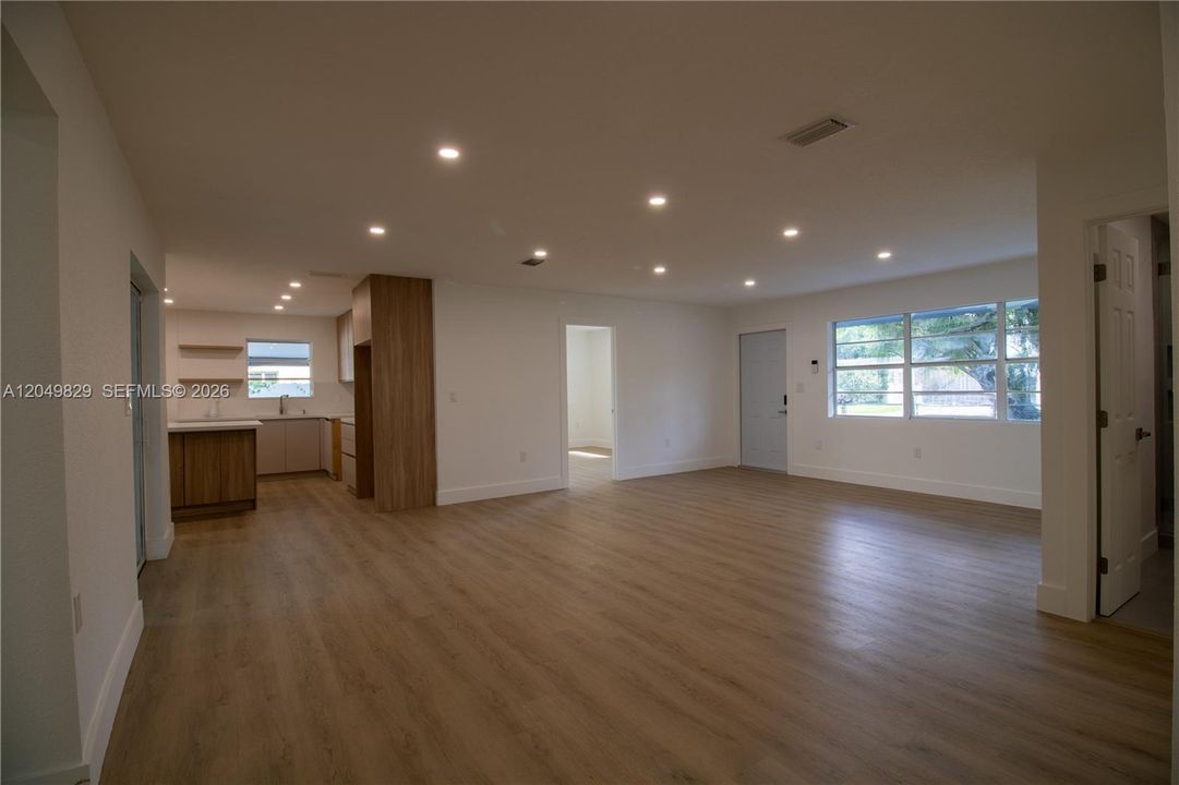 For Sale: $505,000 (4 beds, 2 baths, 1449 Square Feet)