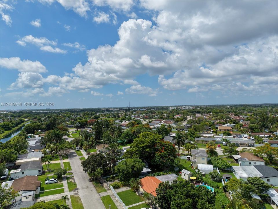 For Sale: $505,000 (4 beds, 2 baths, 1449 Square Feet)
