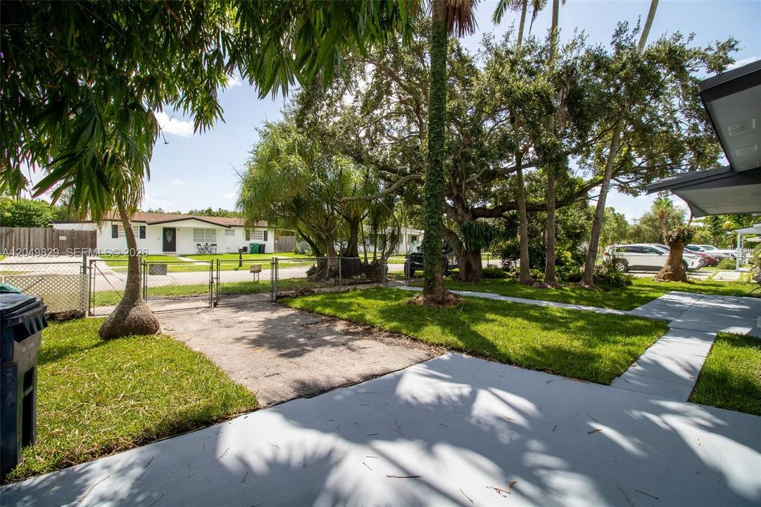 For Sale: $505,000 (4 beds, 2 baths, 1449 Square Feet)