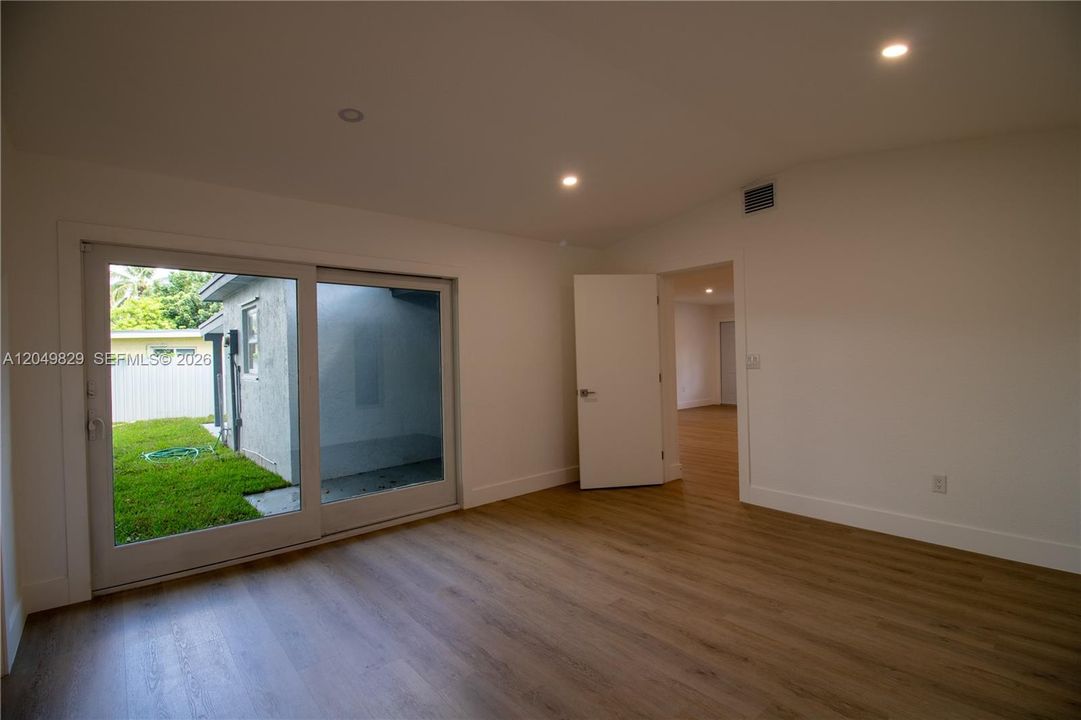 For Sale: $505,000 (4 beds, 2 baths, 1449 Square Feet)