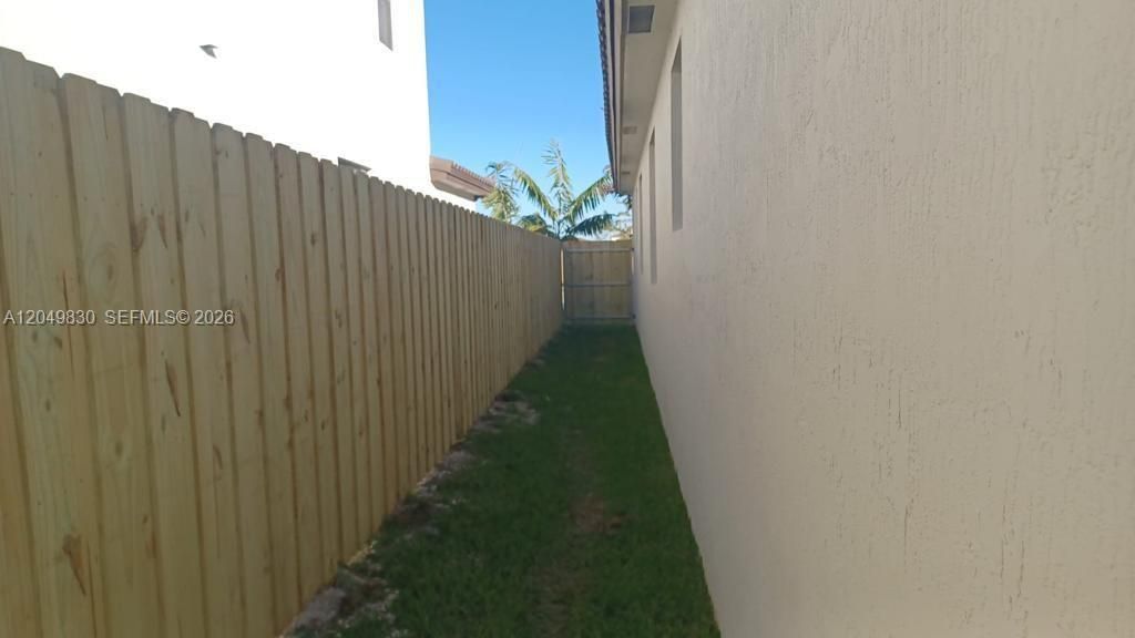 For Rent: $3,800 (4 beds, 3 baths, 1895 Square Feet)