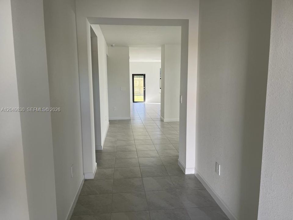 For Rent: $3,800 (4 beds, 3 baths, 1895 Square Feet)