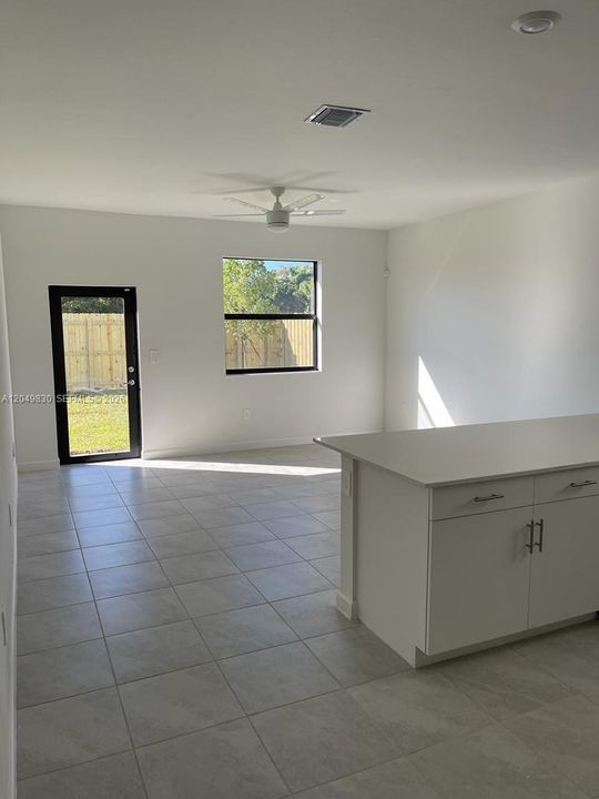 For Rent: $3,800 (4 beds, 3 baths, 1895 Square Feet)