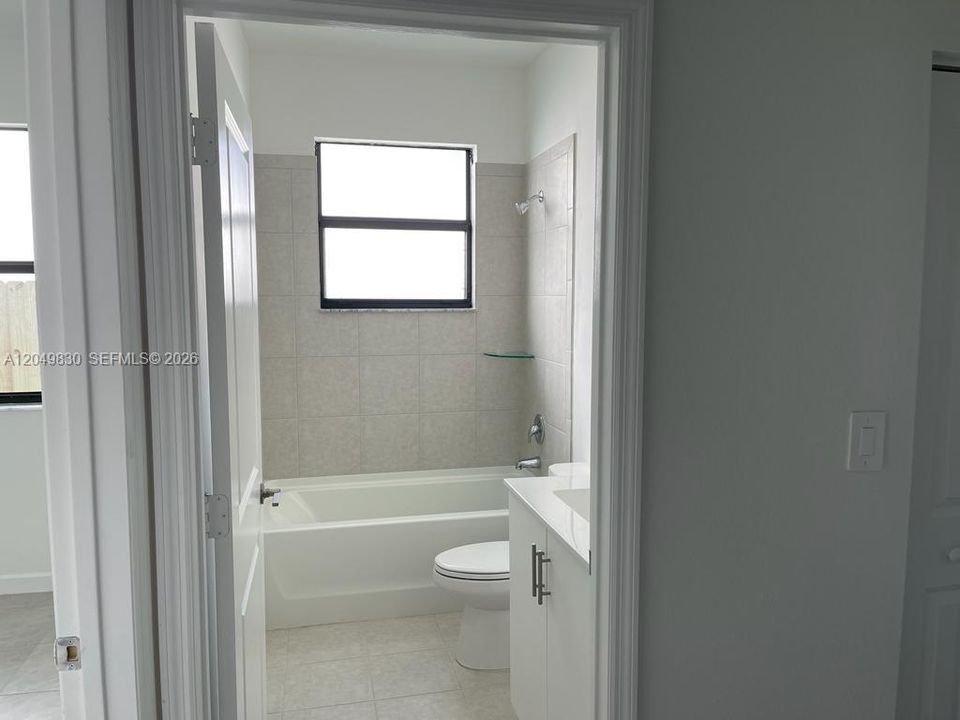 For Rent: $3,800 (4 beds, 3 baths, 1895 Square Feet)