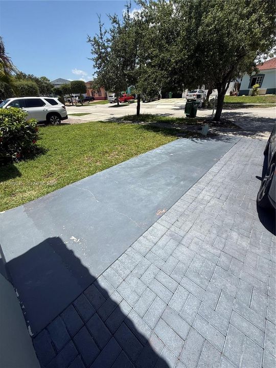 For Rent: $1,200 (1 beds, 1 baths, 2581 Square Feet)