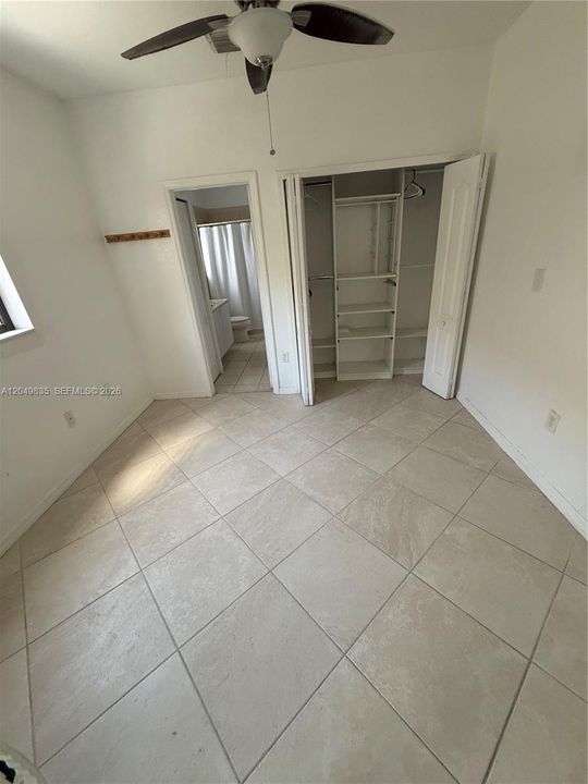 For Rent: $1,200 (1 beds, 1 baths, 2581 Square Feet)