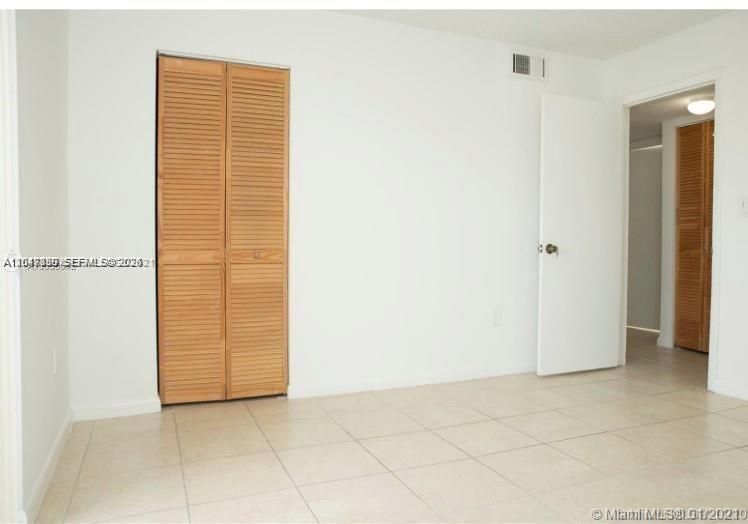 For Rent: $2,400 (2 beds, 2 baths, 1415 Square Feet)