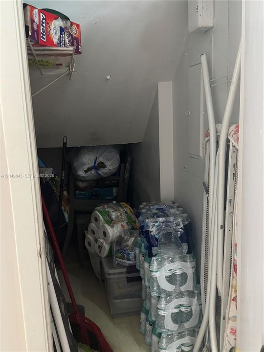 待售: $310,000 (2 贝兹, 2 浴室, 1236 平方英尺)