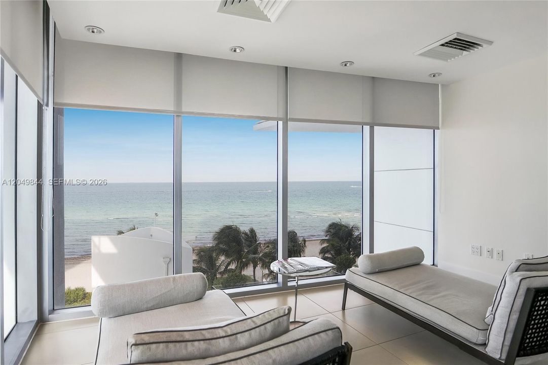 For Sale: $2,750,000 (3 beds, 3 baths, 1863 Square Feet)