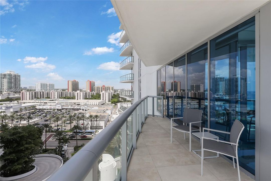 Southeast wrap around balcony