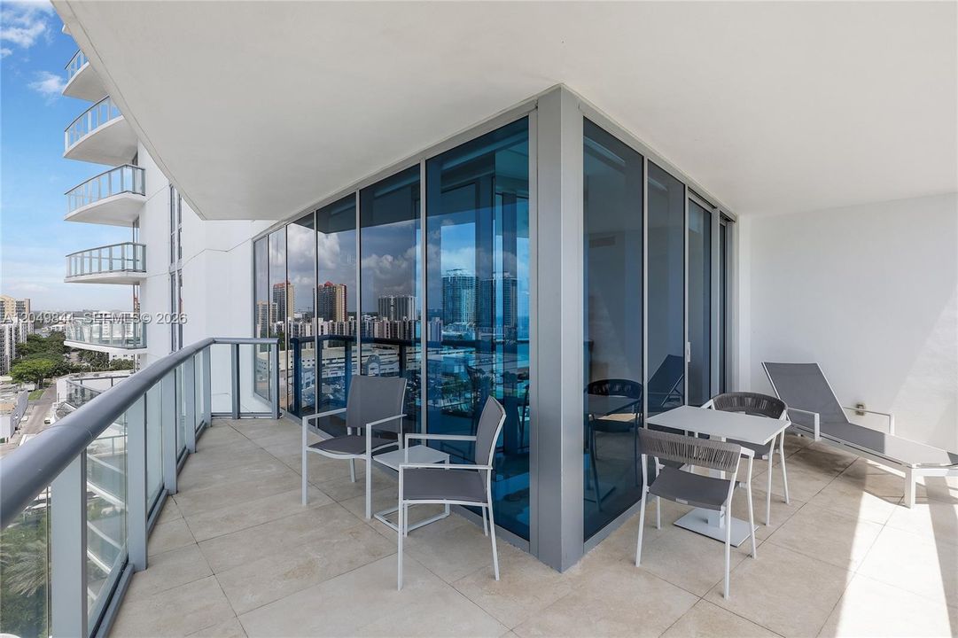 Southeast wrap around balcony