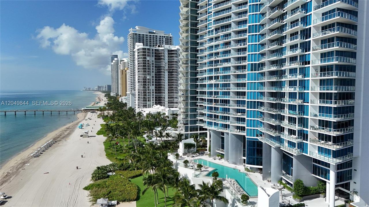 For Sale: $2,750,000 (3 beds, 3 baths, 1863 Square Feet)