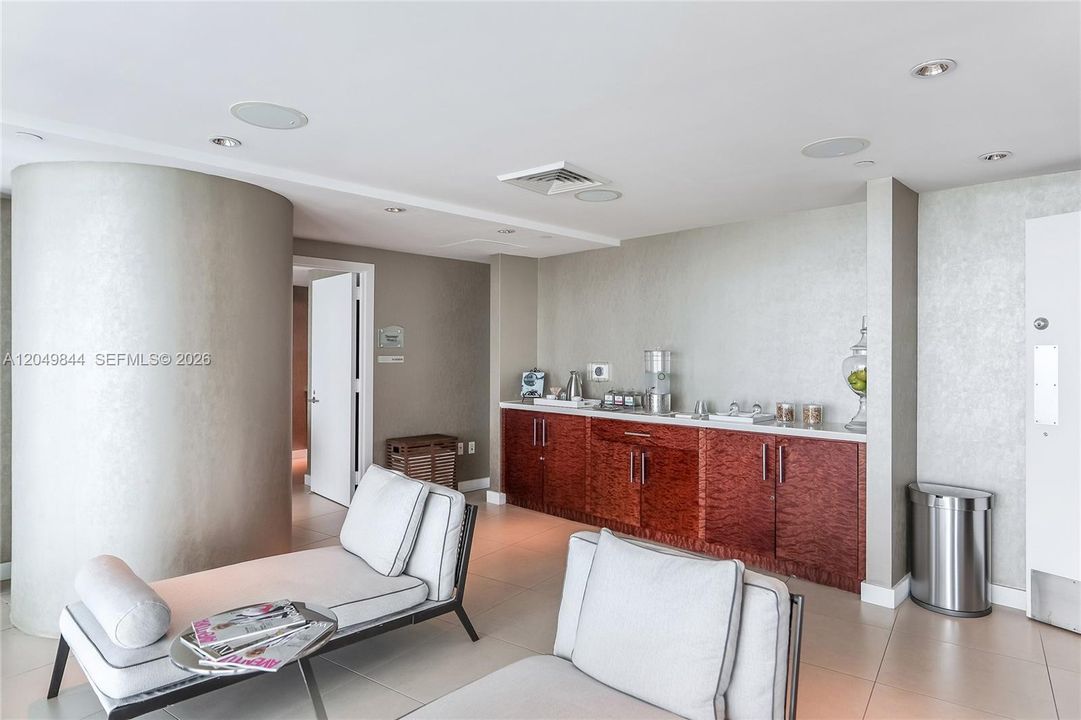 For Sale: $2,750,000 (3 beds, 3 baths, 1863 Square Feet)