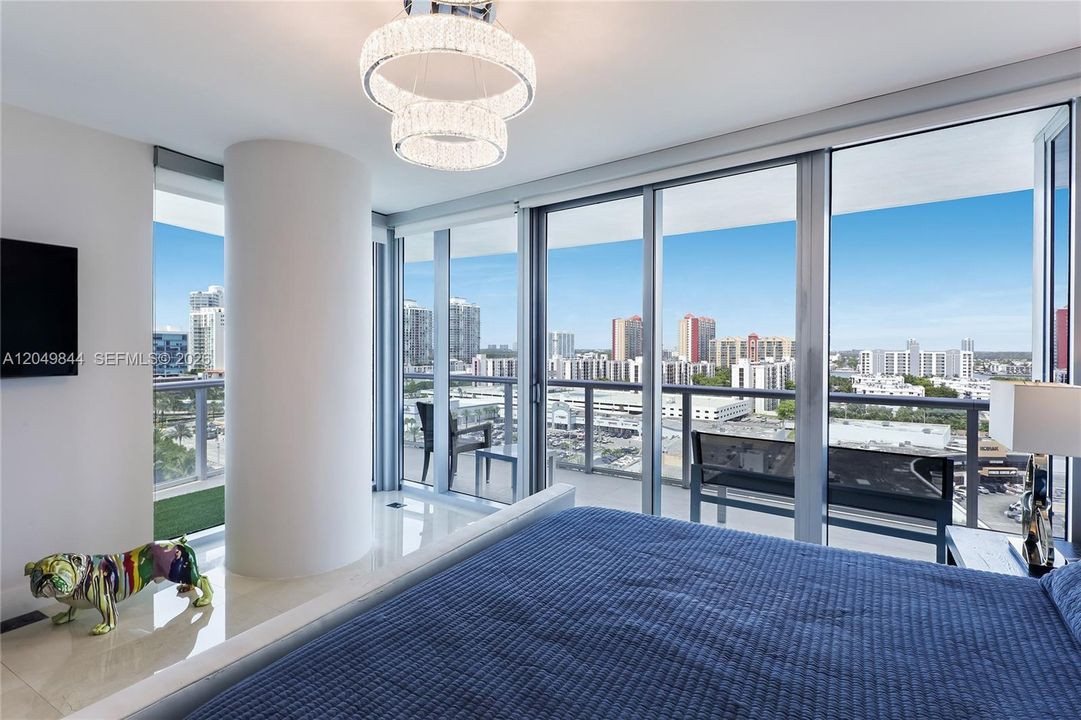 For Sale: $2,750,000 (3 beds, 3 baths, 1863 Square Feet)