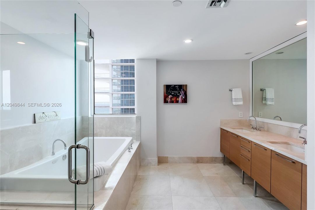 For Sale: $2,750,000 (3 beds, 3 baths, 1863 Square Feet)