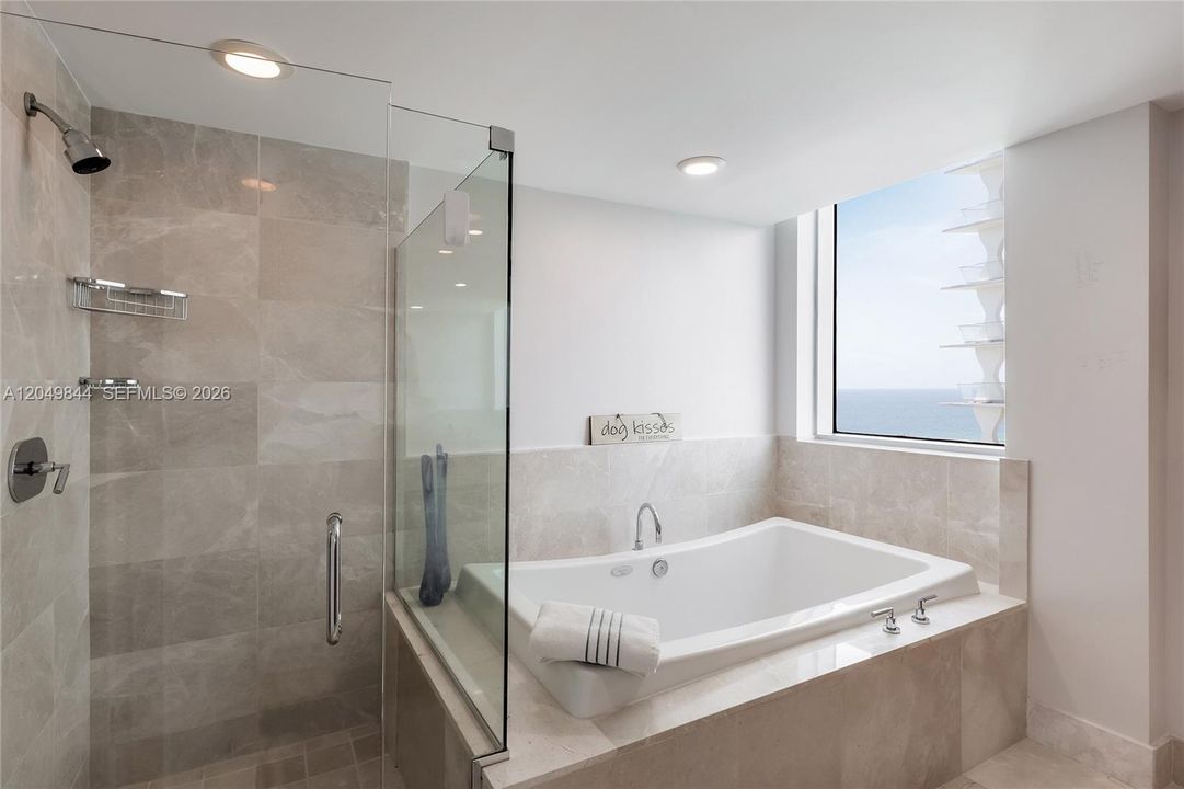 For Sale: $2,750,000 (3 beds, 3 baths, 1863 Square Feet)