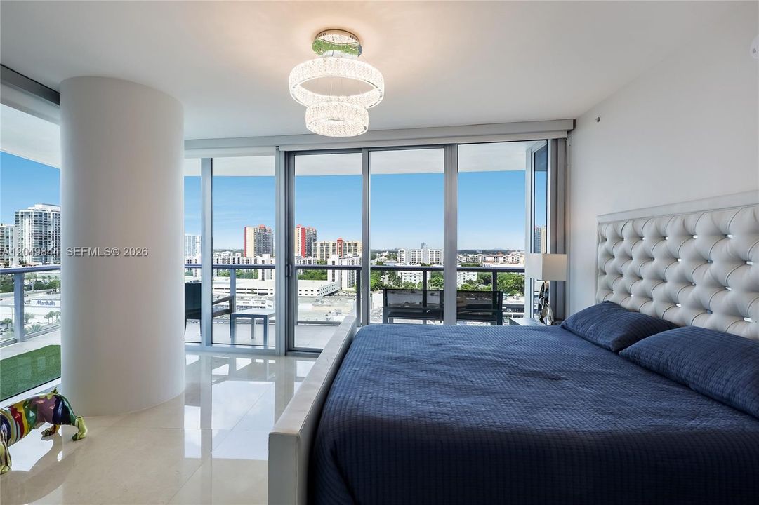 With gorgeous skyline and intracoastal views