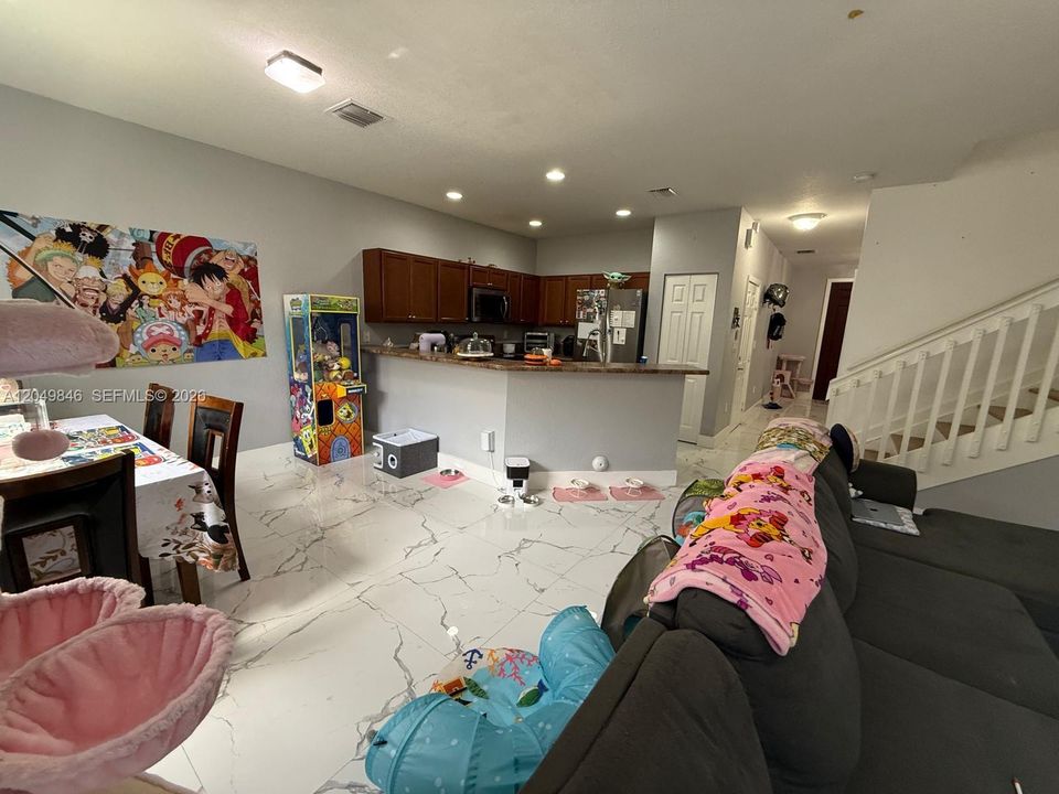 For Sale: $450,000 (3 beds, 2 baths, 1656 Square Feet)