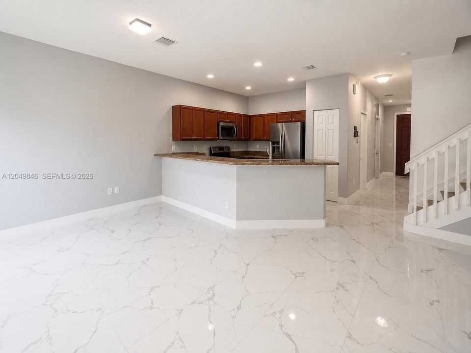 For Sale: $450,000 (3 beds, 2 baths, 1656 Square Feet)